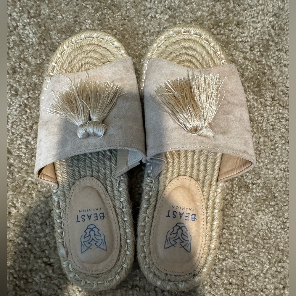 Beast Fashion LA espadrilles, size 6.